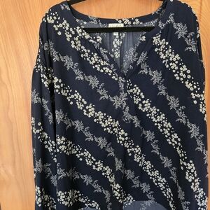 Wonderly Navy Floral Top